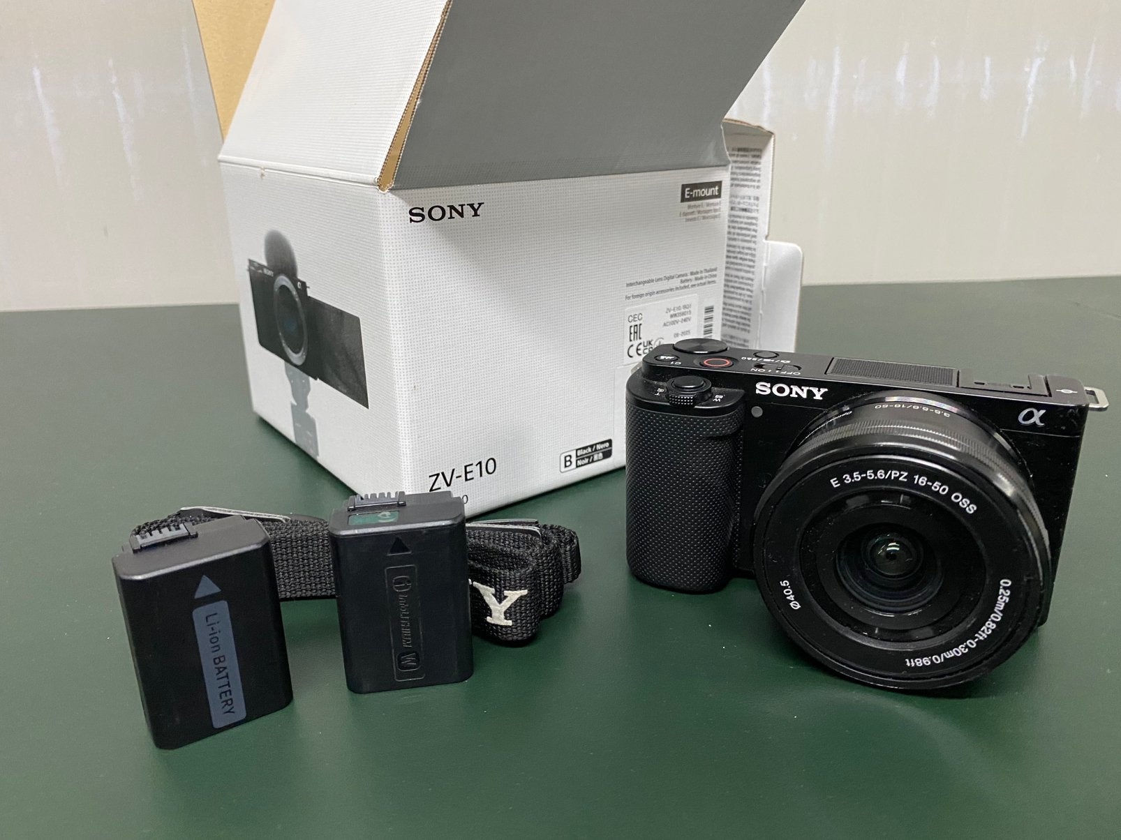 Sony ZV-E10 + 16-50mm lens + 2 accu’s + t.w.v. €670, Full HD, Ophalen of Verzenden, Zo goed als nieuw, 8 tot 20x