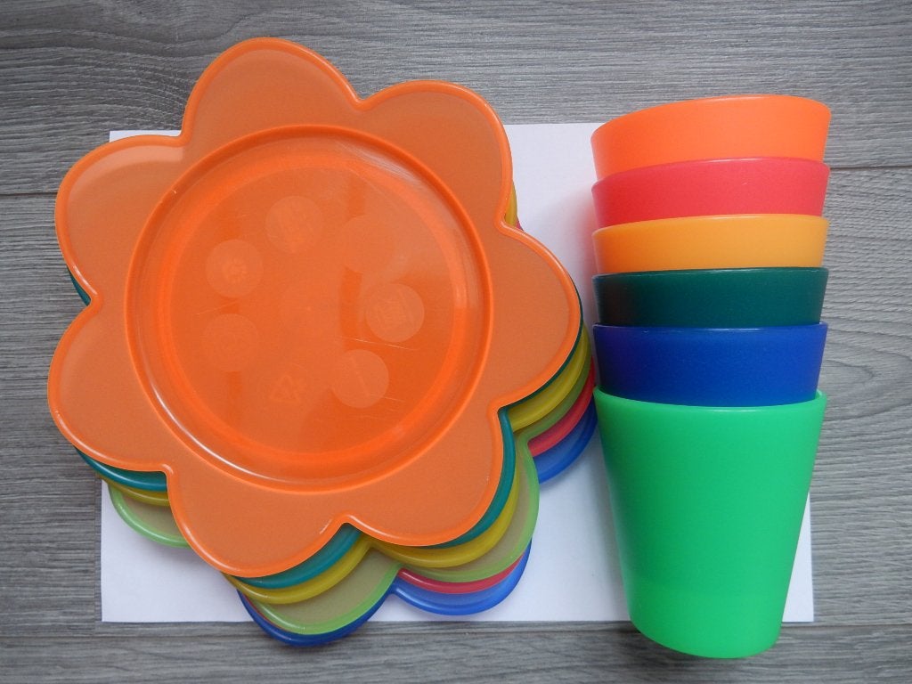plastic bekers en bordjes, Ophalen, Overige materialen, Overige stijlen, Bord(en)