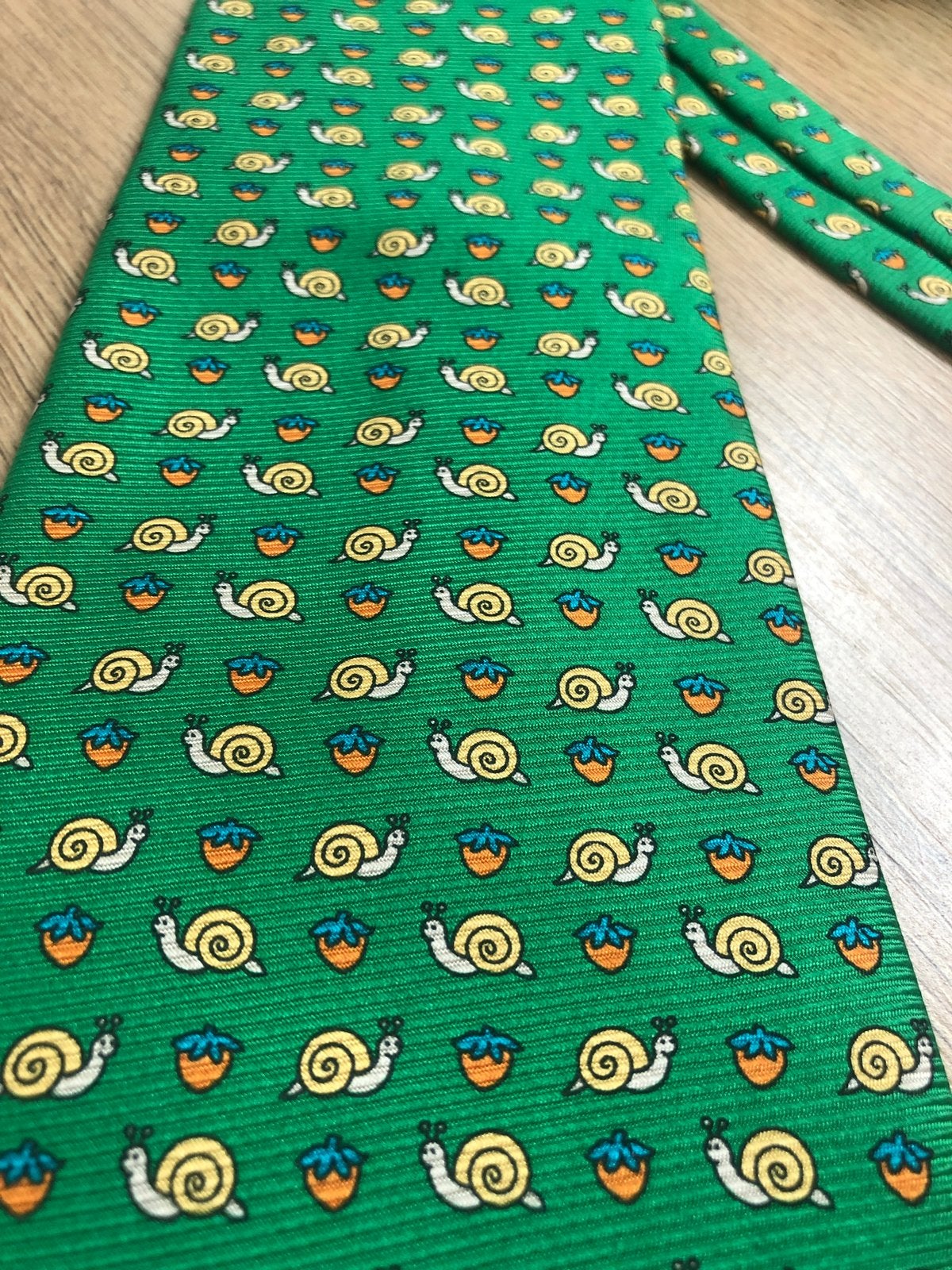 Groene zijde stropdas das slakken aardbeien, Ophalen of Verzenden, Zo goed als nieuw, Groen, X
