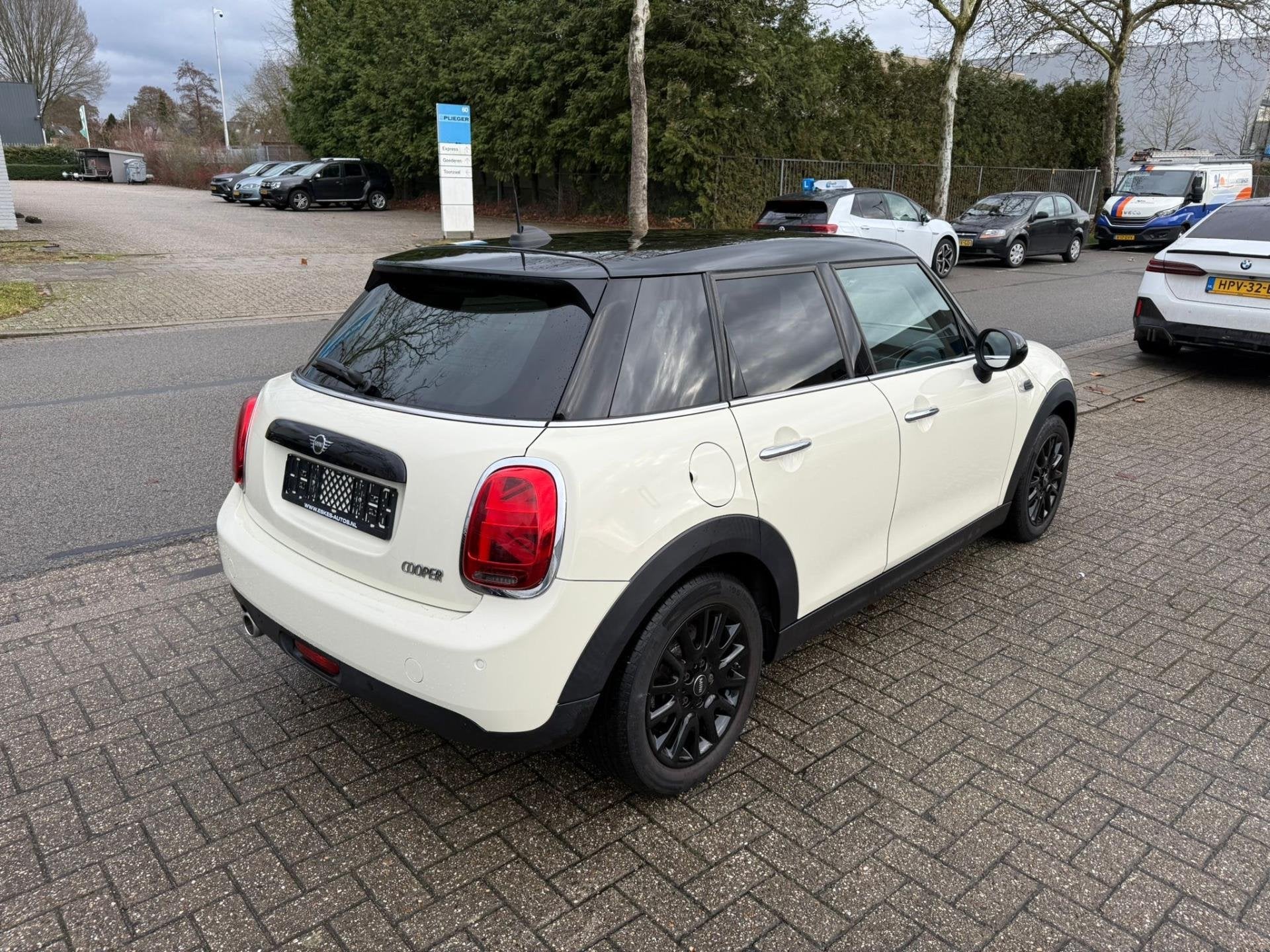 Mini Mini 1.5 Cooper Pepper, Navi, Airco INC BTW, Auto's, Mini, Voorwielaandrijving, 1160 kg, Gebruikt, Wit