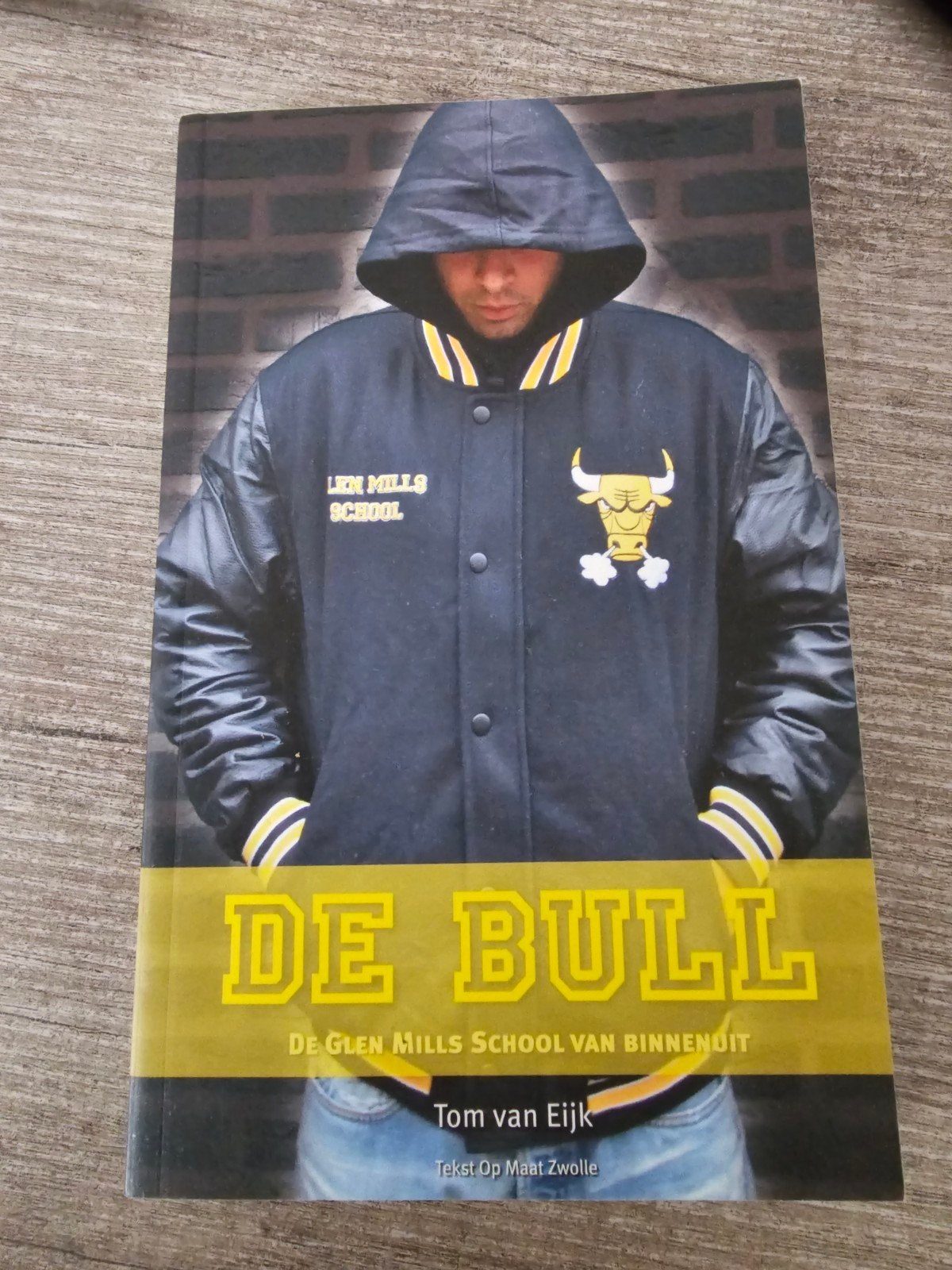 De Bull: De Glen Mills School van Binnenuit - Tom van Eijk, Ophalen of Verzenden, Gelezen, Tom van Eijk