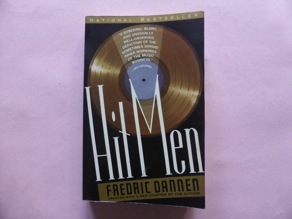 Boek “ Hit Men” door Frederic Dannen , Boeken, Ophalen of Verzenden, Gelezen, Artiest