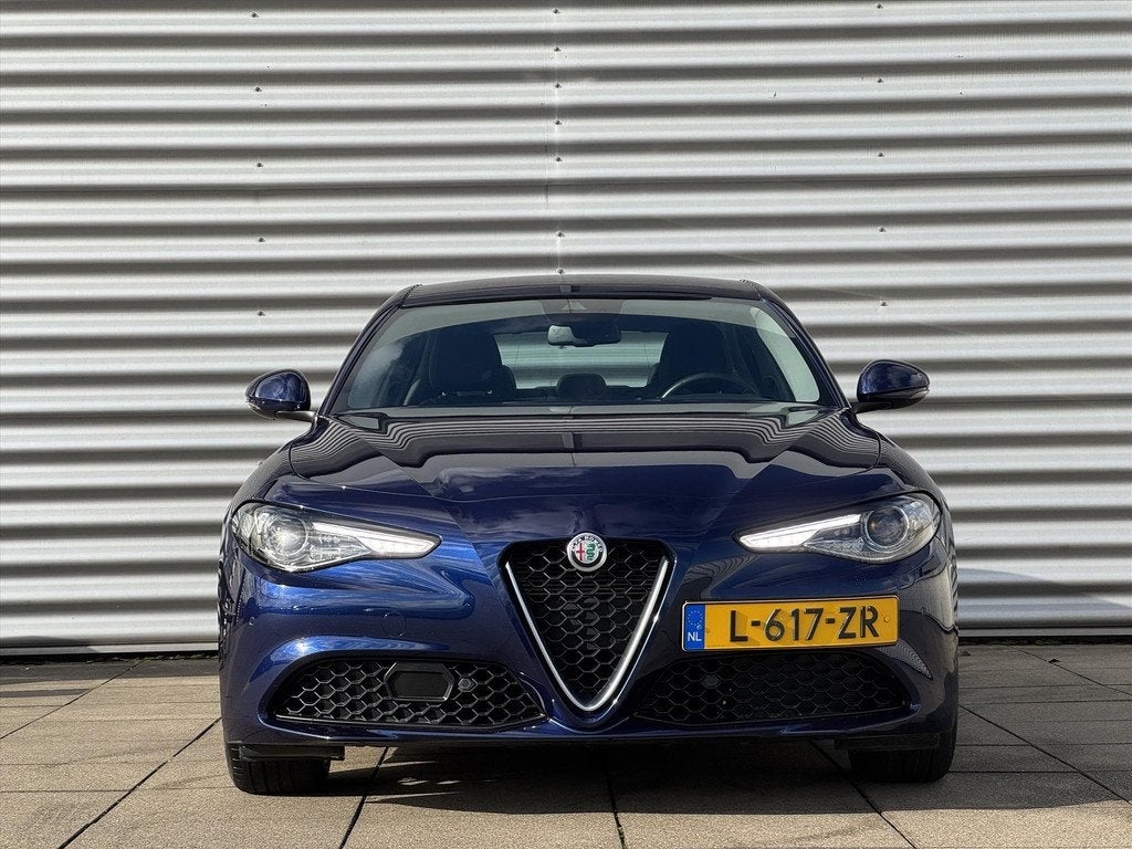 Alfa Romeo Giulia 2.0 TURBO 200pk Aut B-Tech Business Editio, Auto's, Alfa Romeo, 745 kg, Achterwielaandrijving, Blauw, 1600 kg