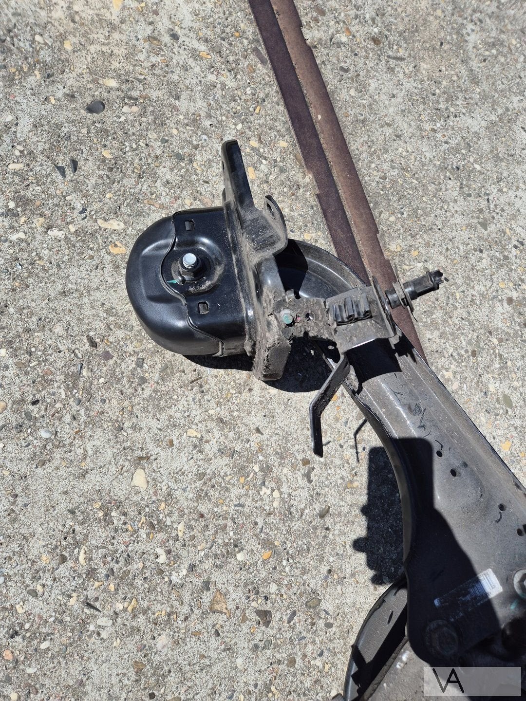 Fusee met draagarmen en remklauw linksachter Lynk & co 01, Gebruikt, -, Overige automerken, -