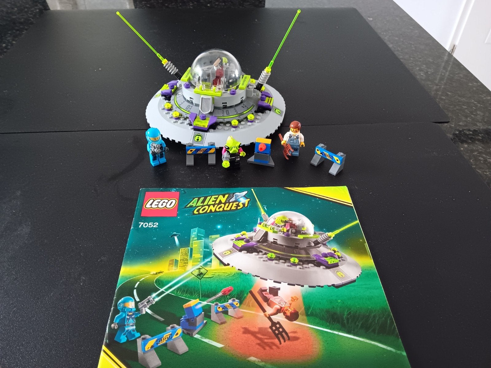 LEGO Alien Conquest 7052 UFO Abduction met boekje, Ophalen of Verzenden, Zo goed als nieuw, Overige merken