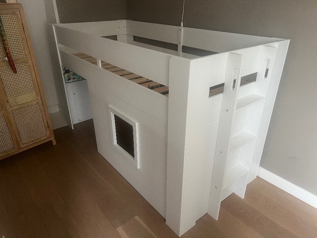1 persoons bed huisje halfhoogslaper, Ophalen, 85 tot 100 cm, Zo goed als nieuw, Hoogslaper of Stapelbed