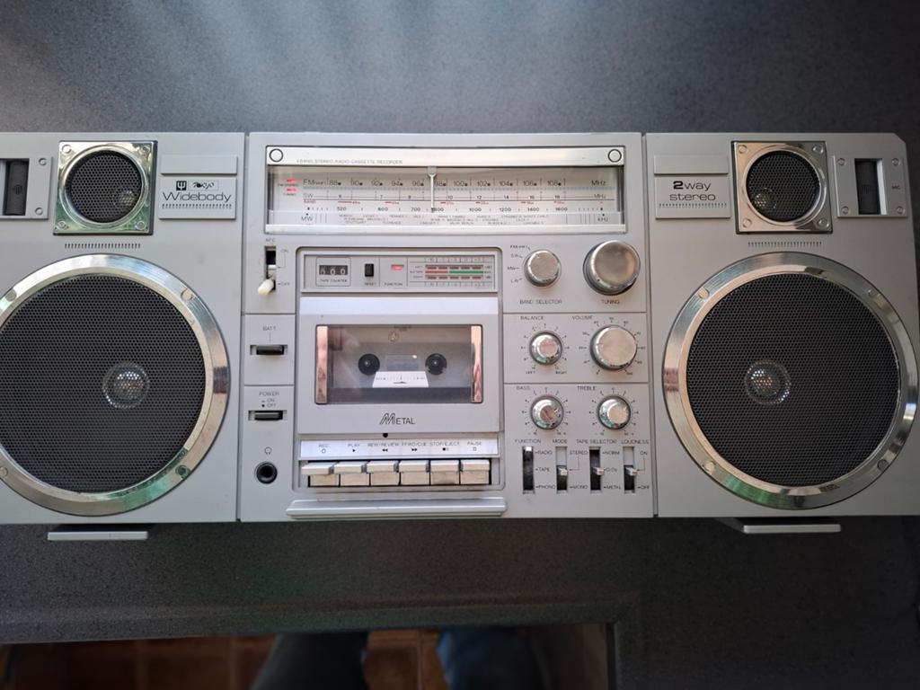 Wereld ontvanger Tokyo radio cassette recorder, Audio, Tv en Foto, Radio's, Ophalen of Verzenden, Zo goed als nieuw