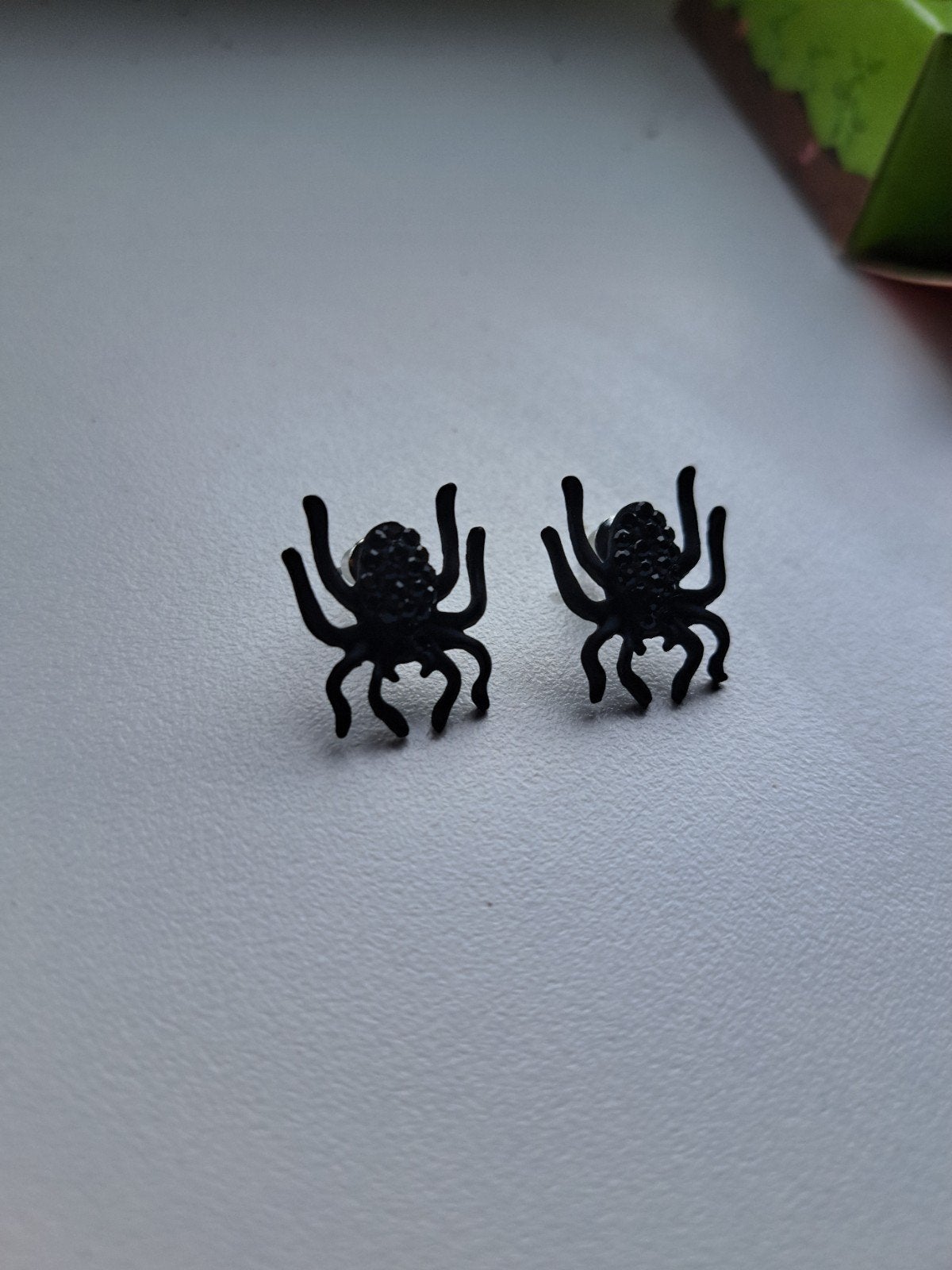 Zwarte spinnen oorbellen - Halloween / Gothic, Overige materialen, Zwart, Nieuw, Ophalen of Verzenden