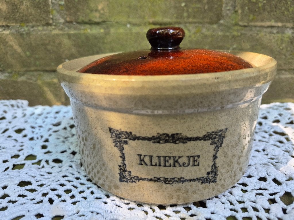 Vintage aardewerken 'Kliekje' schaal met deksel, Vintage, Ophalen of Verzenden, Aardewerk, Schaal of Schalen