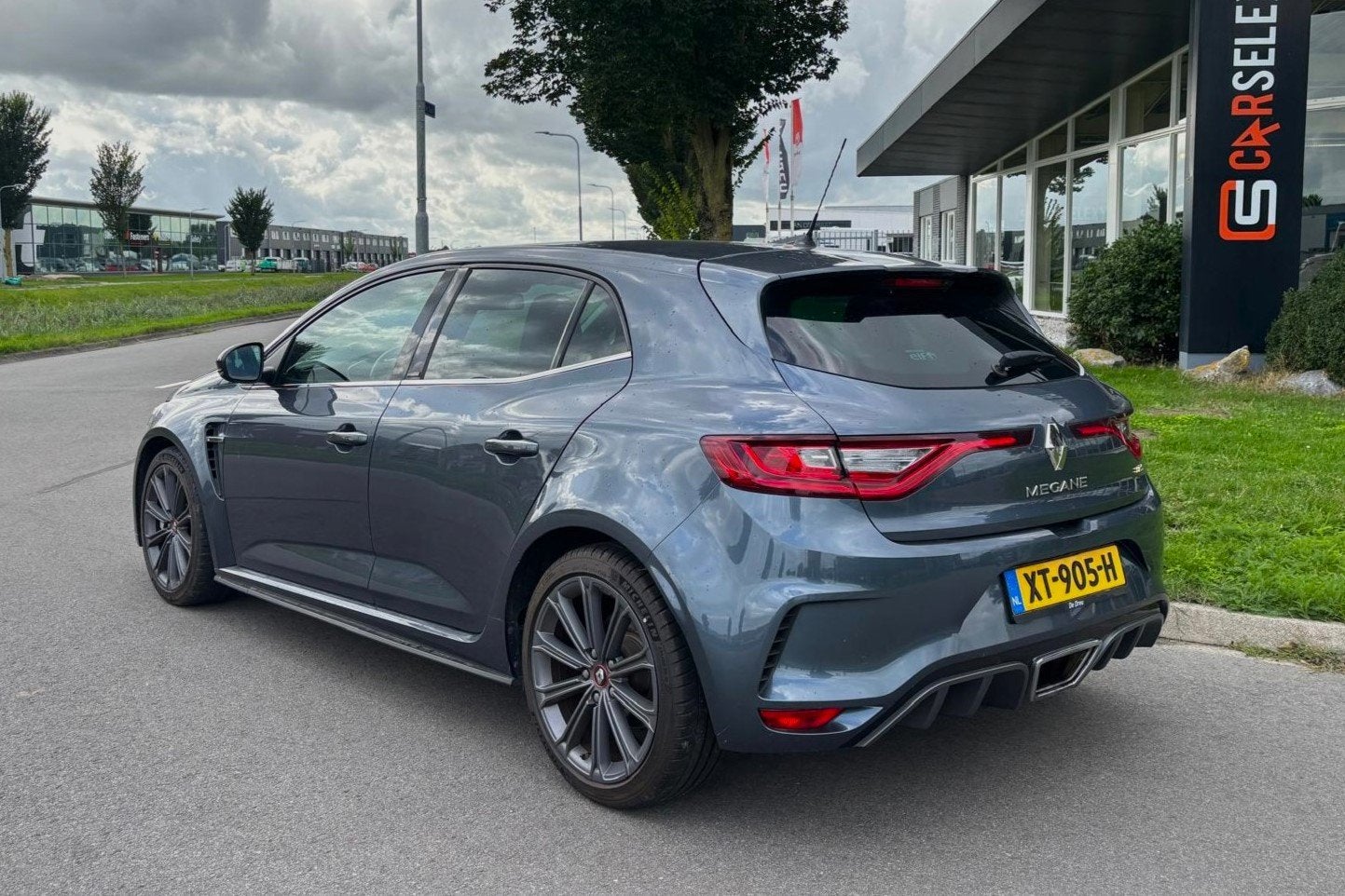 Renault Mégane 1.8 RS 280pk | HANDBAK | LED | 18" LMV | 4WS, Voorwielaandrijving, Stof, Gebruikt, 4 cilinders