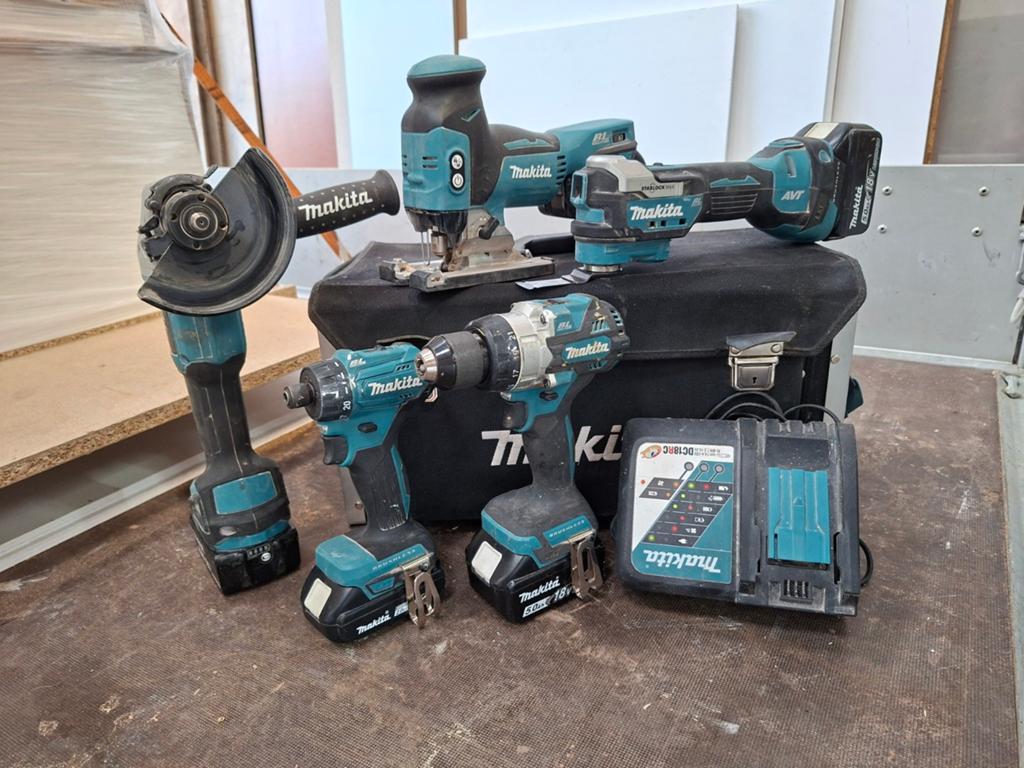 Makita Gereedschapset - Zo goed als nieuw!, 600 watt of meer, Variabele snelheid, Overige typen, Ophalen of Verzenden