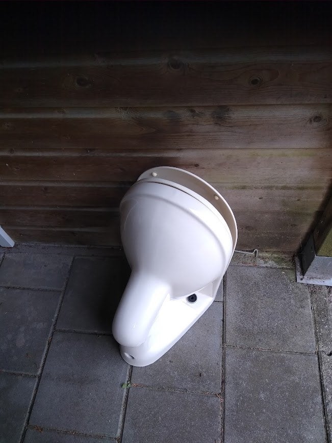 wc pot vrijhangend kleur licht beige gratis, Doe-het-zelf en Verbouw, Sanitair, Ophalen, Toilet