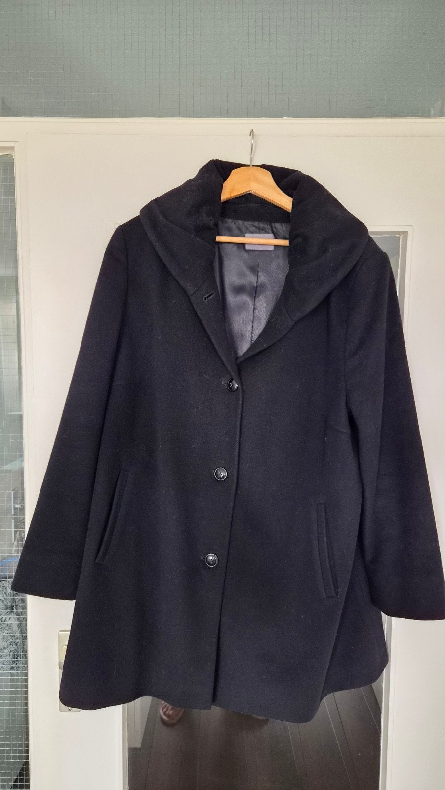 Prachtige nieuwe zwarte wollen a-lijn mantel van Basler mt46, Zwart, Nieuw, Ophalen of Verzenden, Maat 46/48 (XL) of groter