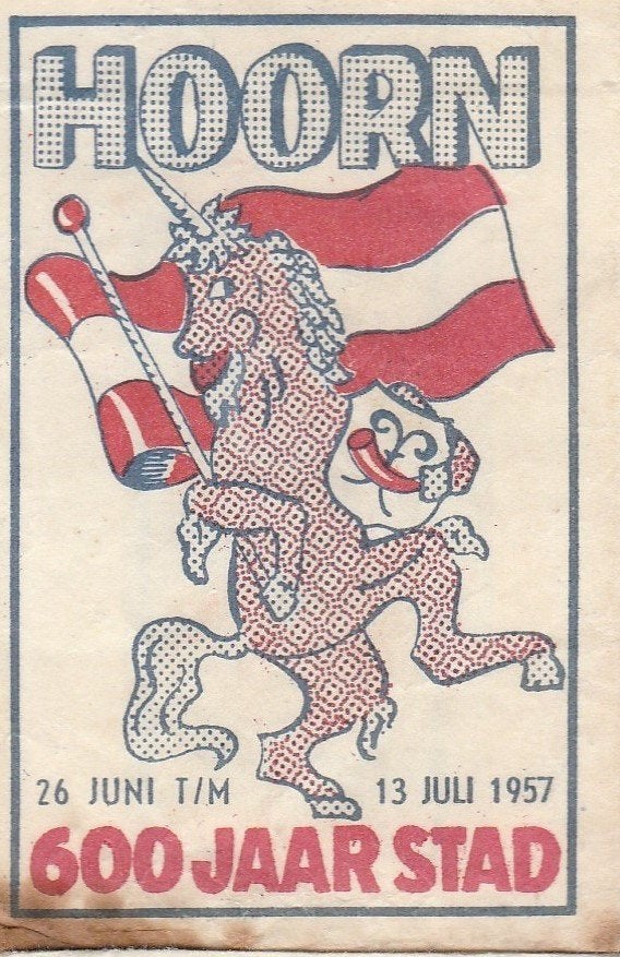 Hoorn 1957 - 600 jaar stad - eenhoorn vlag koehoorn, Ophalen of Verzenden