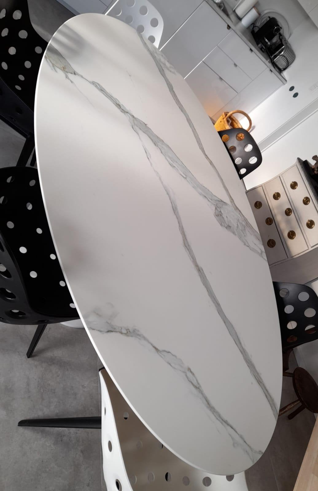 320 x 160 tulipe tafels tot 90 x 180 Eero Saarinen stoelen, Ophalen of Verzenden
