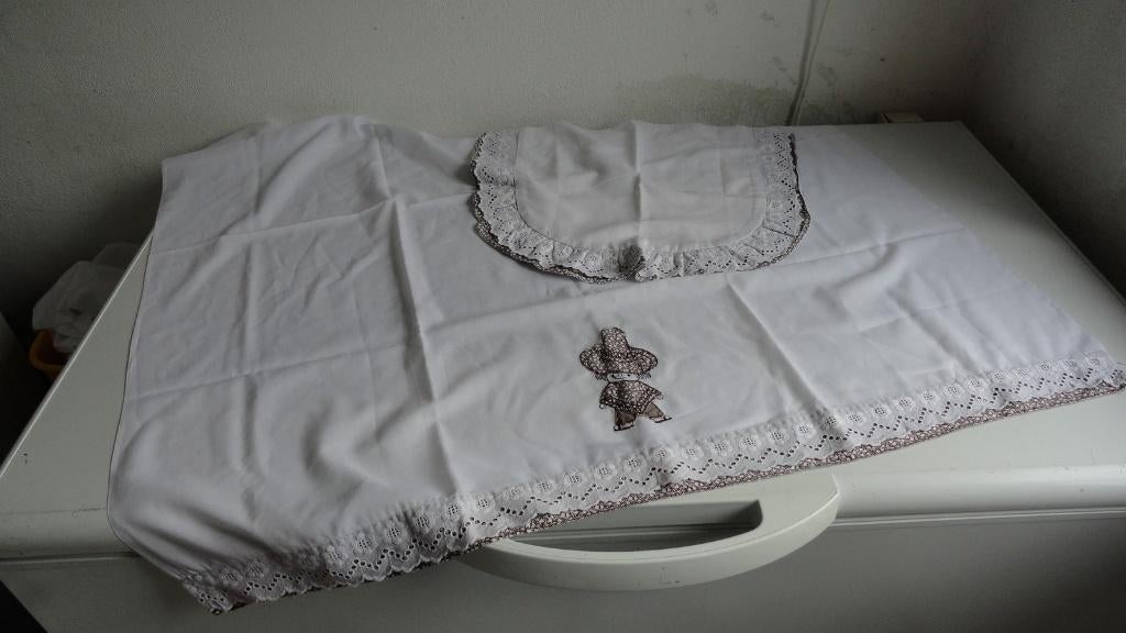 Lakentje en bijpassend sloopje wiegje of ledikantje vintage, Jongetje of Meisje, Wit, Overige typen, Ophalen of Verzenden