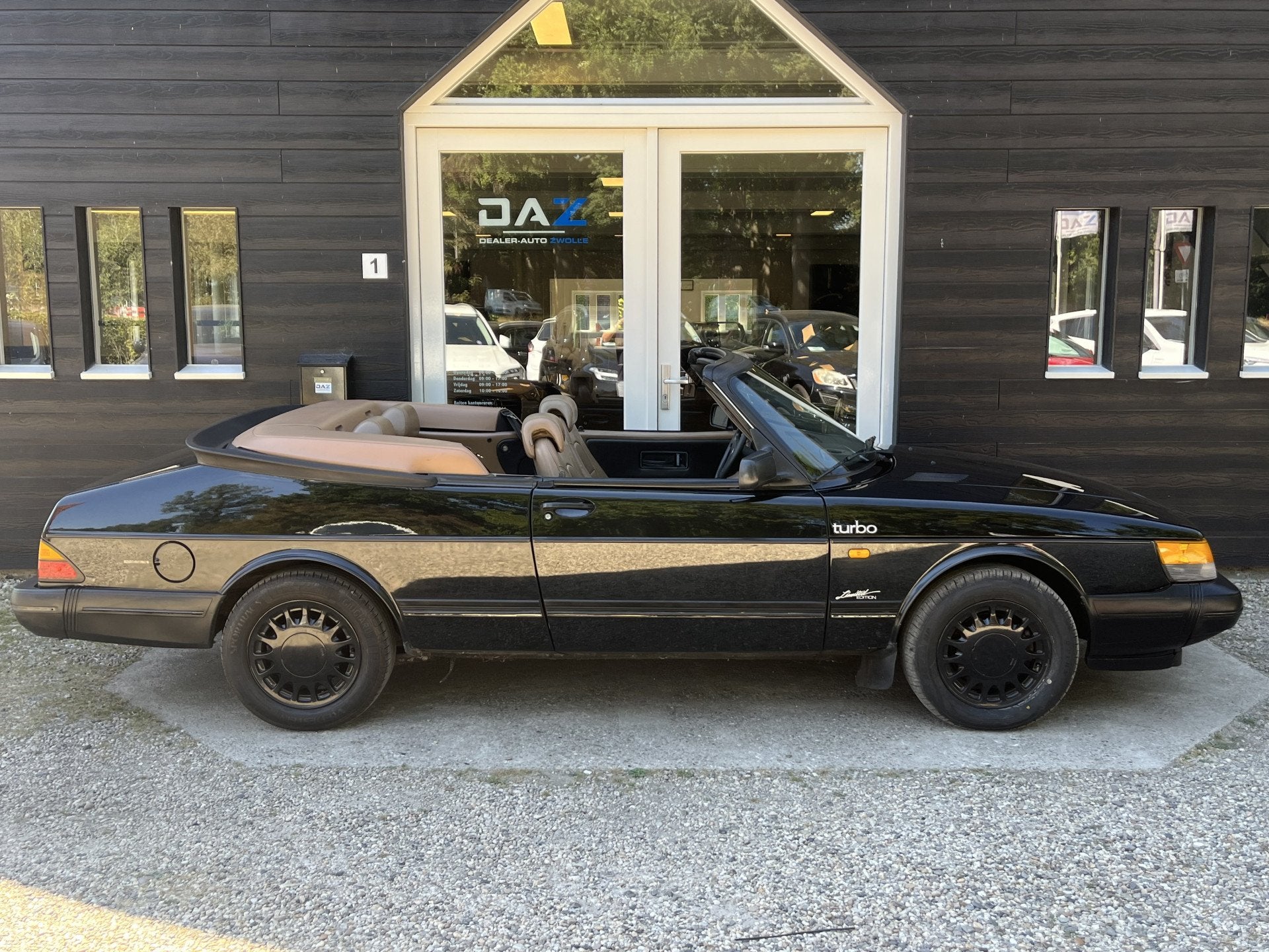 Saab 900 Cabrio 2.0 Turbo 16 Automaat/Leer/Trekhaak, Voorwielaandrijving, Beige, Cabriolet, 160 pk