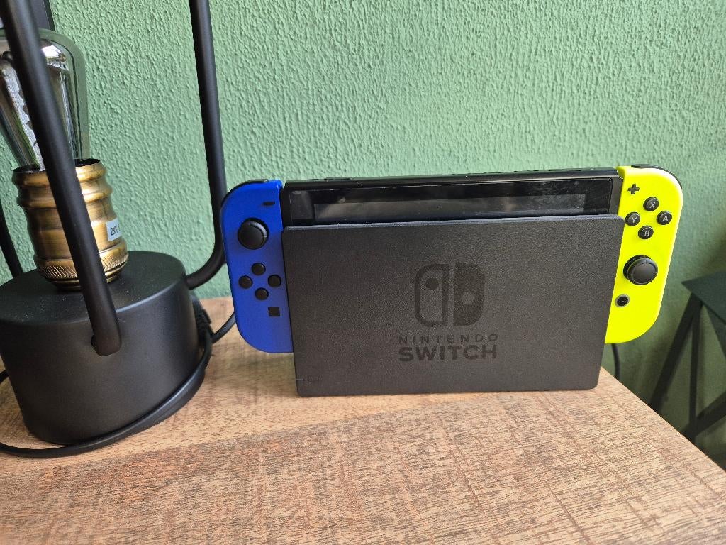 Nintendo switch, Ophalen, Gebruikt, Met 3 controllers of meer, Switch Original