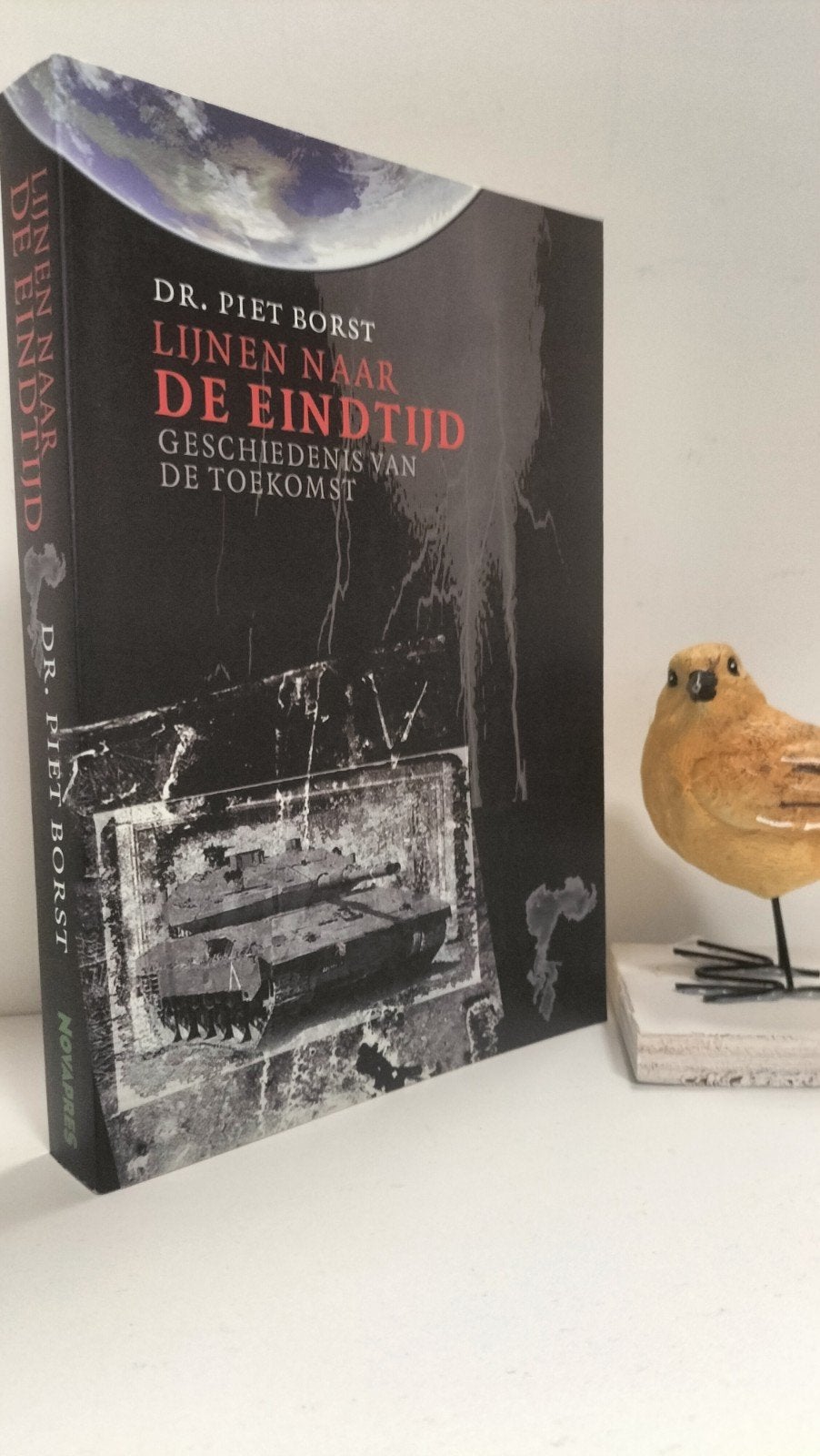 Borst, Dr. Piet; Lijnen naar de eindtijd, Boeken, Ophalen of Verzenden, Gelezen, Christendom | Protestants