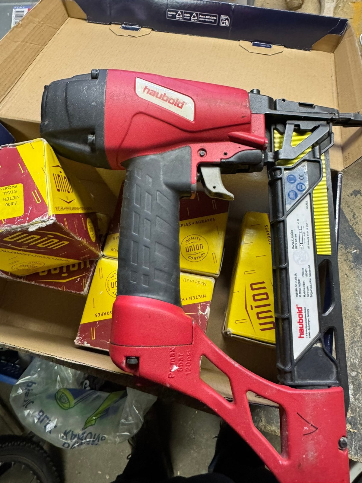 Haubolt tacker met nieten, Ophalen of Verzenden, Zo goed als nieuw
