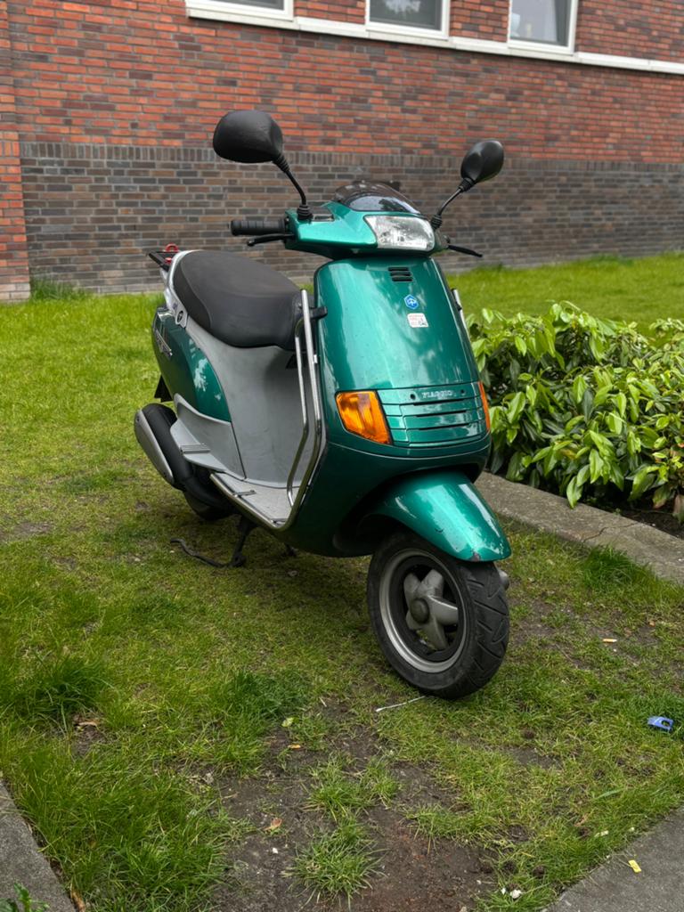 Piaggio Skr 125cc, Fietsen en Brommers, Scooters | Piaggio, Ophalen, Overige modellen, 125 cc, Zo goed als nieuw