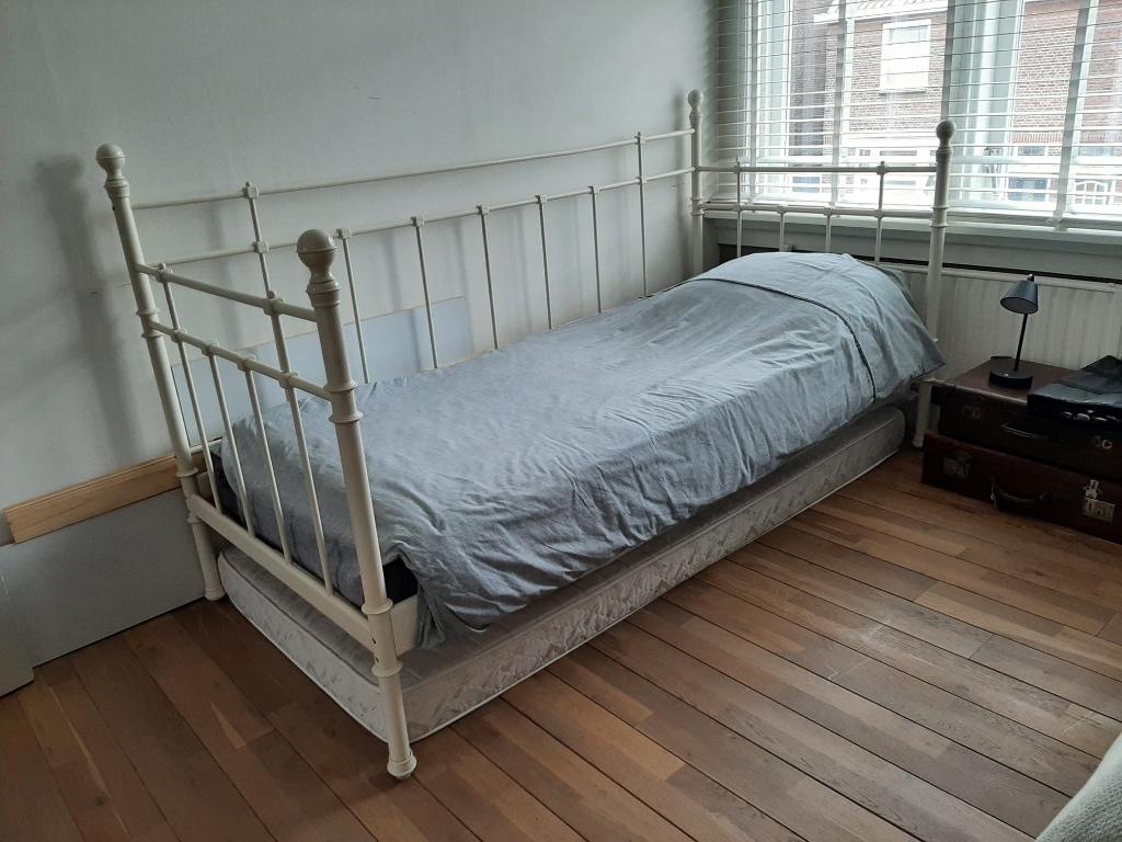 Bed, Ophalen, Gebruikt, 90 cm, Eenpersoons