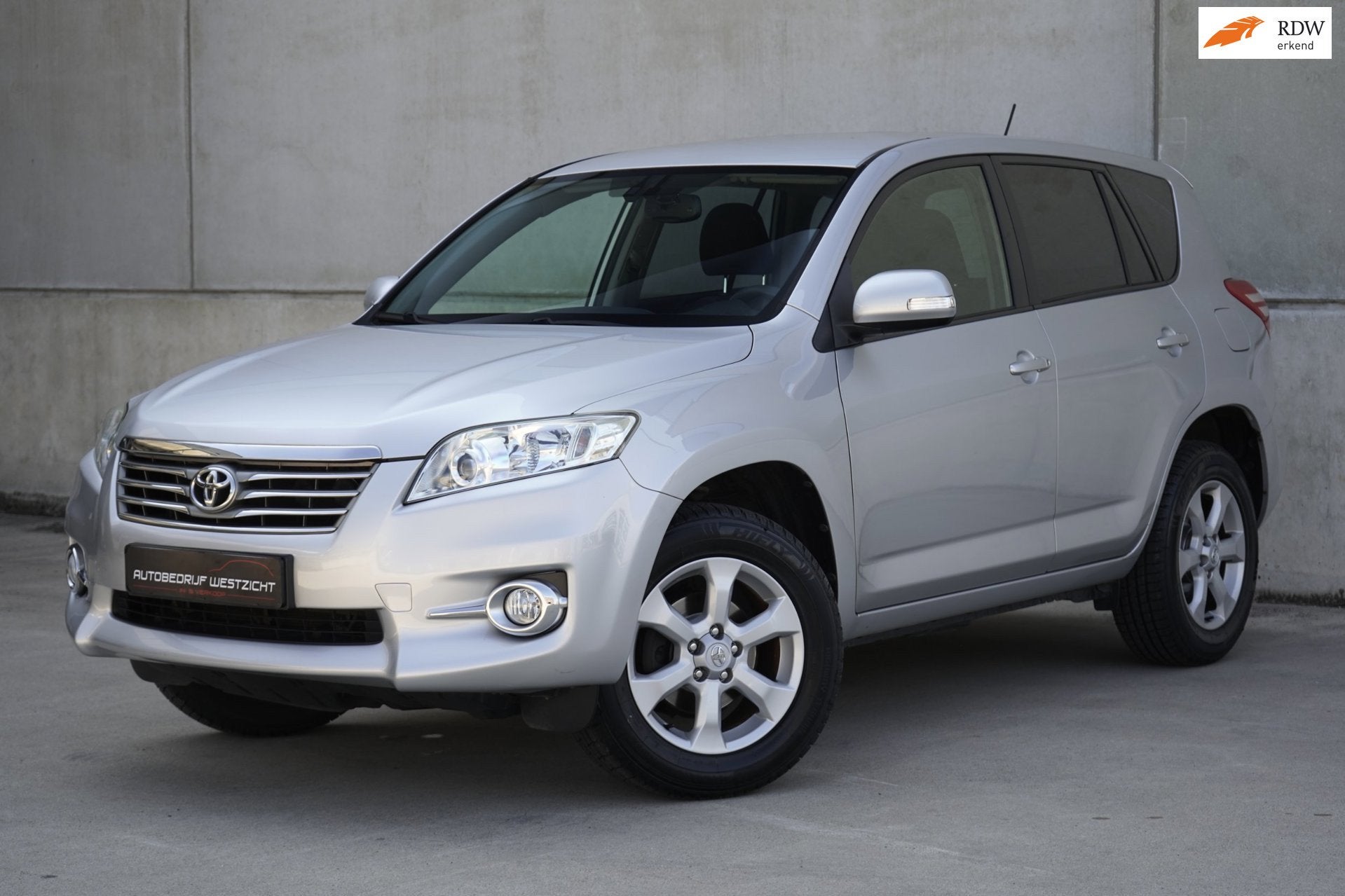 Toyota RAV4 2.0 VVTi Life 4WD Automaat Dealer onderhouden!, Stof, Gebruikt, Zwart, 4 cilinders