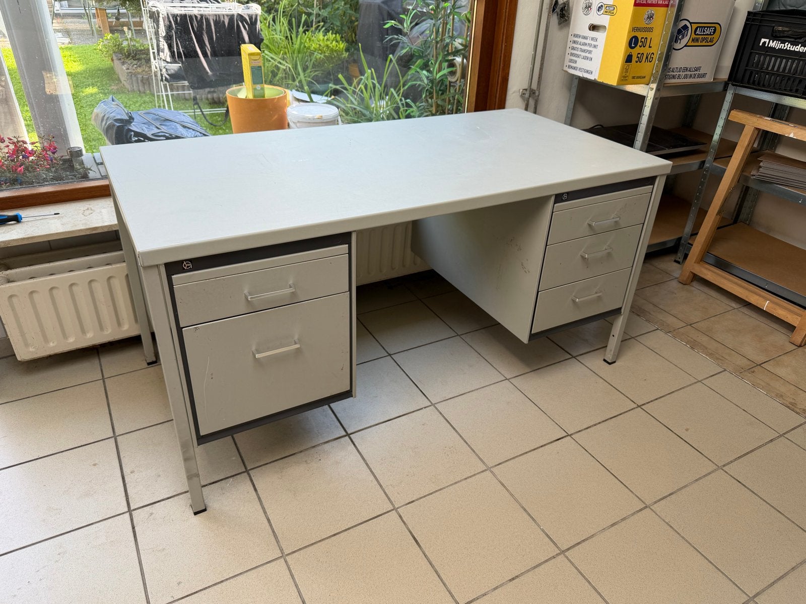 (vintage) Gispen bureau met lades - 150x75x75cm, Huis en Inrichting, Ophalen, Gebruikt, Met lades, Metaal