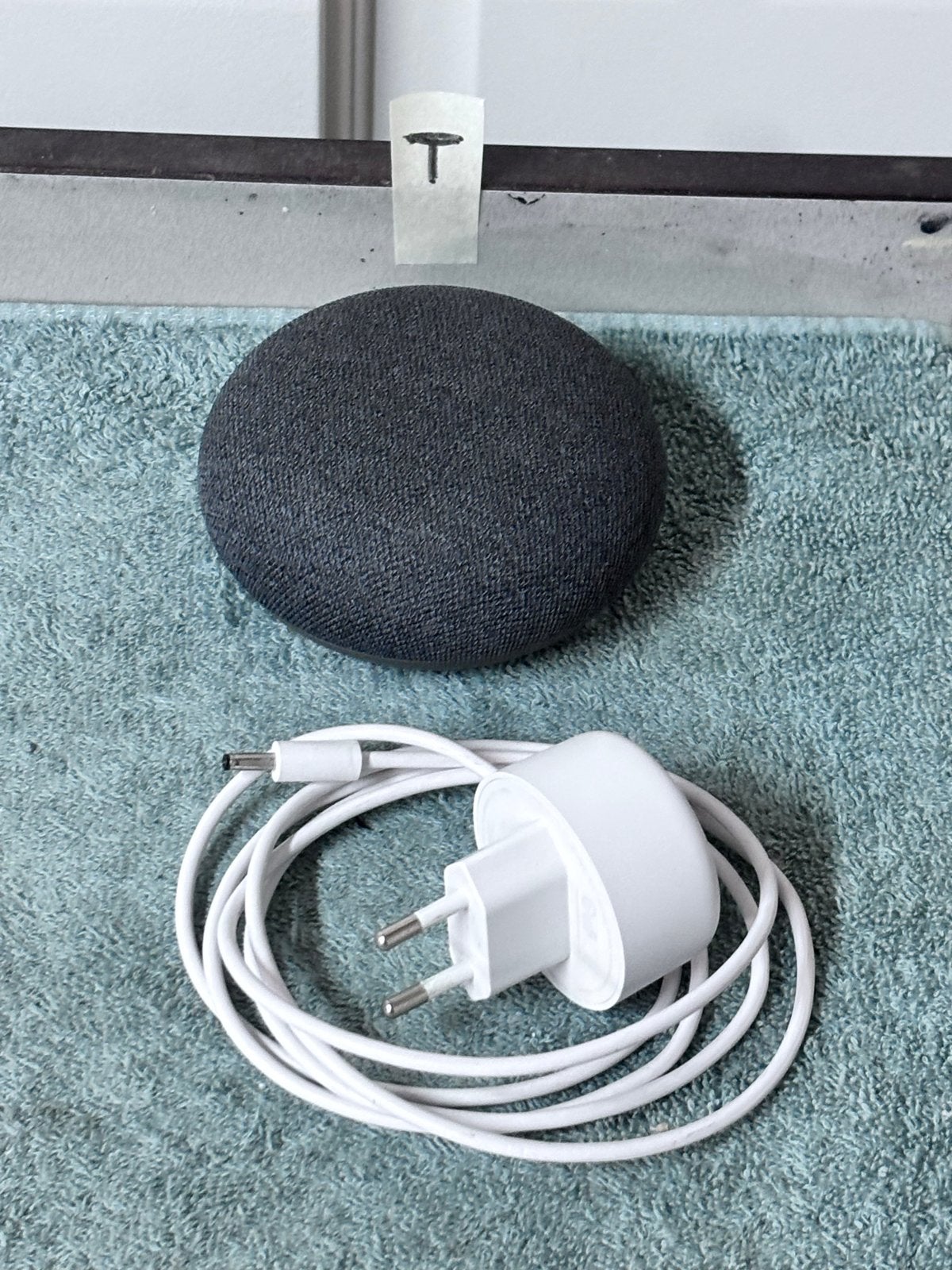 Google Nest Mini (2e generatie) Houtskool, Slimme speaker, Google, Ophalen of Verzenden, Zo goed als nieuw