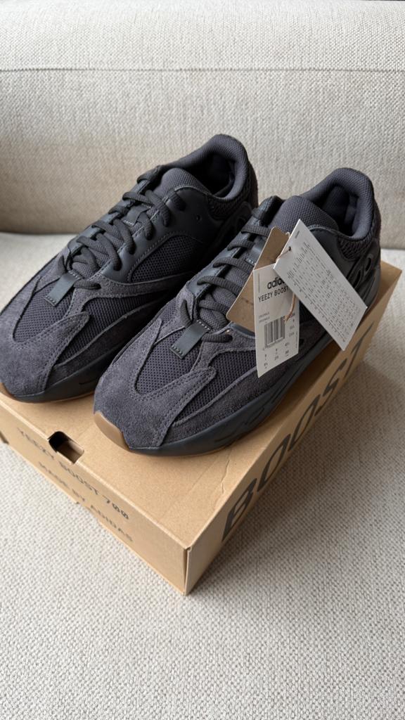 YEEZY 700 BLACK 43 1/3, Kleding | Heren, Schoenen, Zwart, Nieuw, Ophalen of Verzenden, Sneakers of Gympen