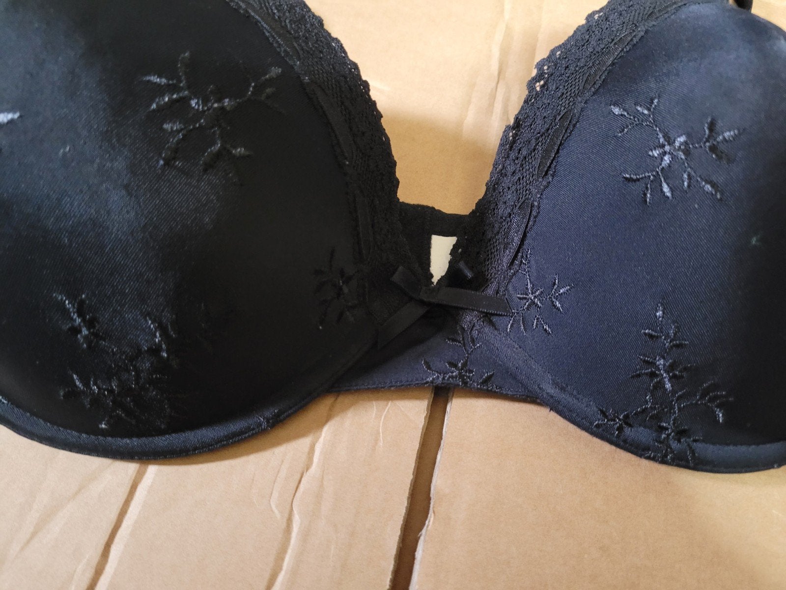 D 85 bhs en bikini topjes, Ophalen of Verzenden, BH