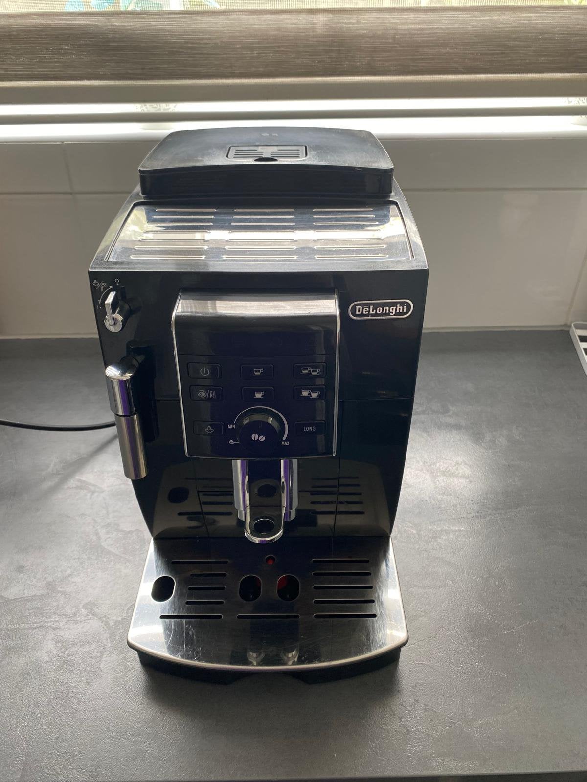 De’Longhi Magnifica S ECAM13.123.B - koffiemachine, Witgoed en Apparatuur, Koffiezetapparaten, Ophalen, Koffiemachine, Koffiebonen