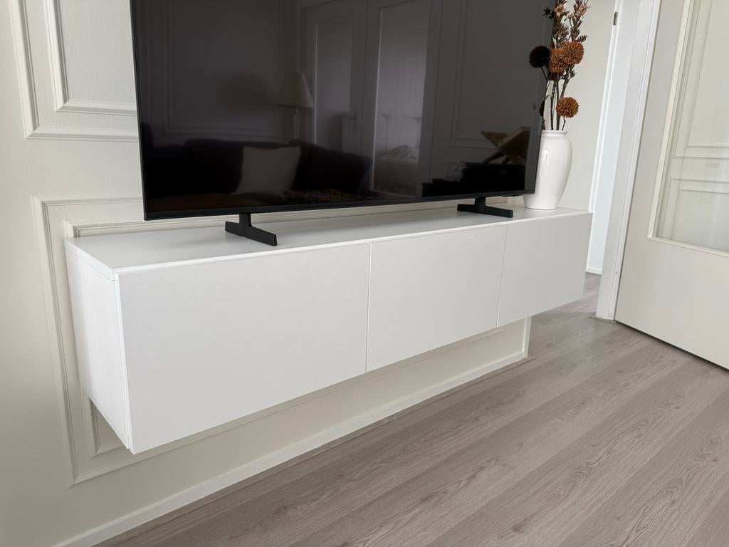 Zwevend tv-meubel wit met opbergruimte, Ophalen, Overige materialen, Gebruikt, 100 tot 150 cm