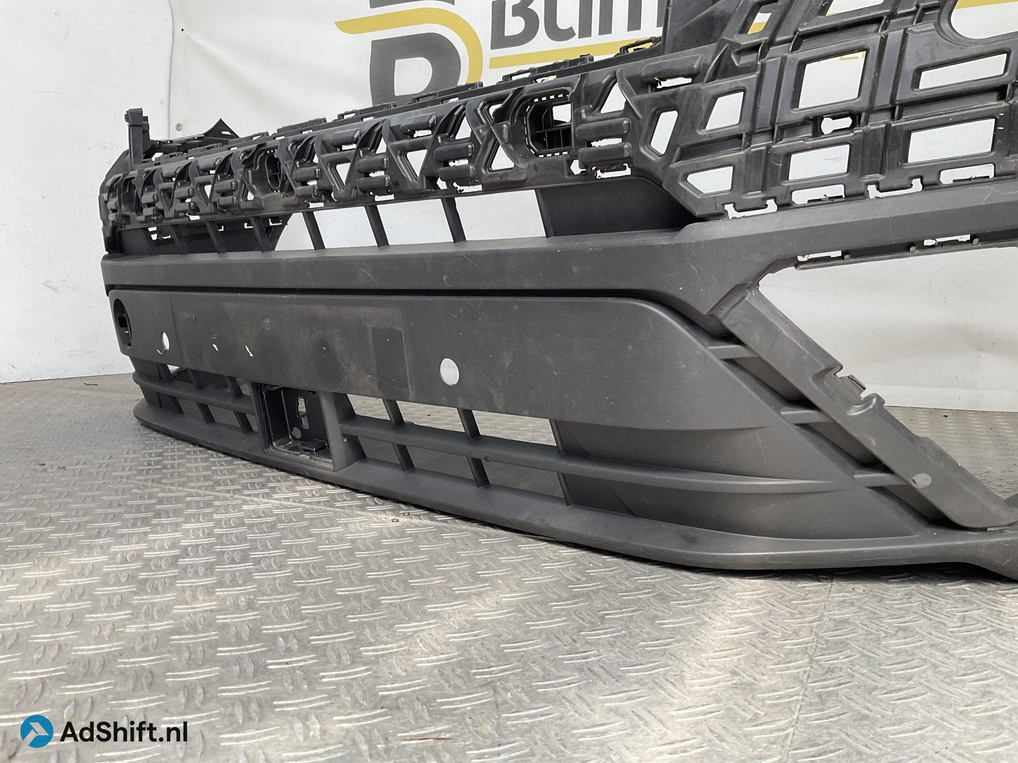 Bumper Volkswagen Crafter 7C0 17-22 7C0807221B Voorbumper G5, Bumper