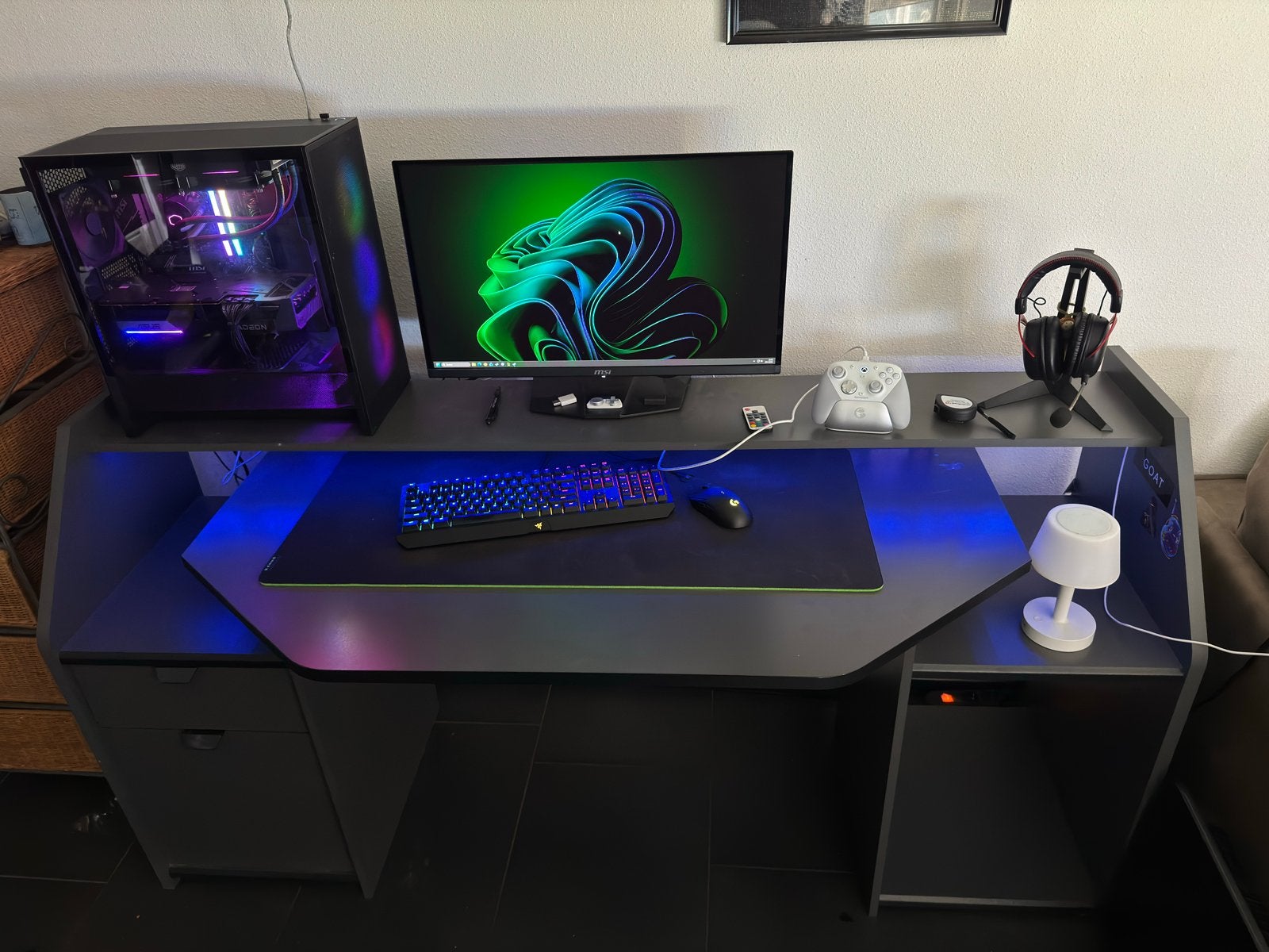 Parisot Gaming Bureau met led verlichting, Ophalen, Met lades, Spaanplaat of MDF, Zo goed als nieuw