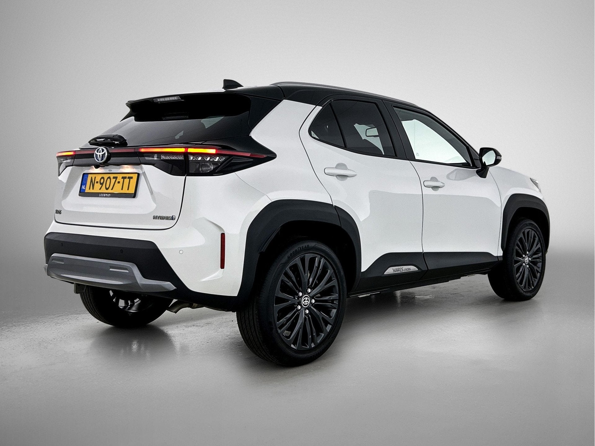 Toyota Yaris Cross 1.5 Hybrid Adventure | JBL | Head-Up Disp, Auto's, 12 maanden, Gebruikt, Wit, Bedrijf