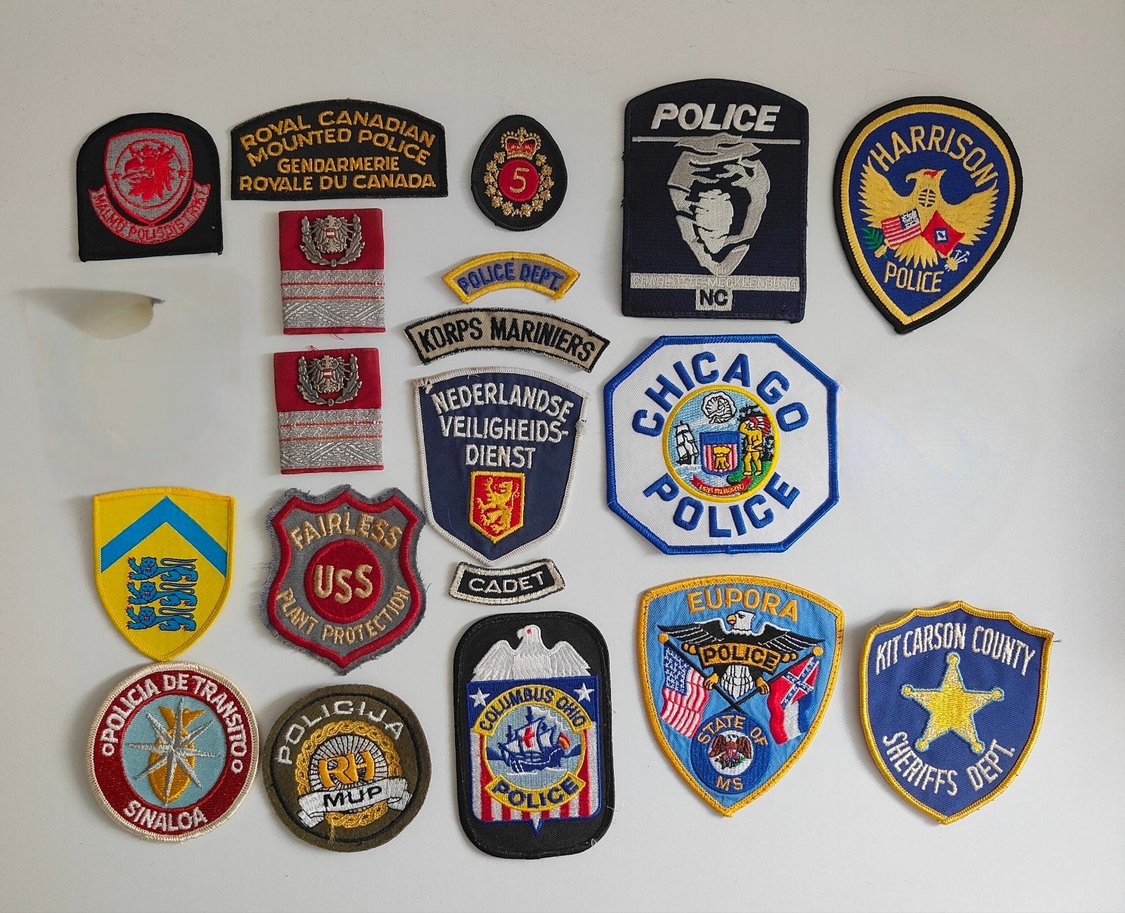 Diverse Politie Emblemen - 19 Stuks, Ophalen of Verzenden, Overige soorten, Overige gebieden, Embleem of Badge