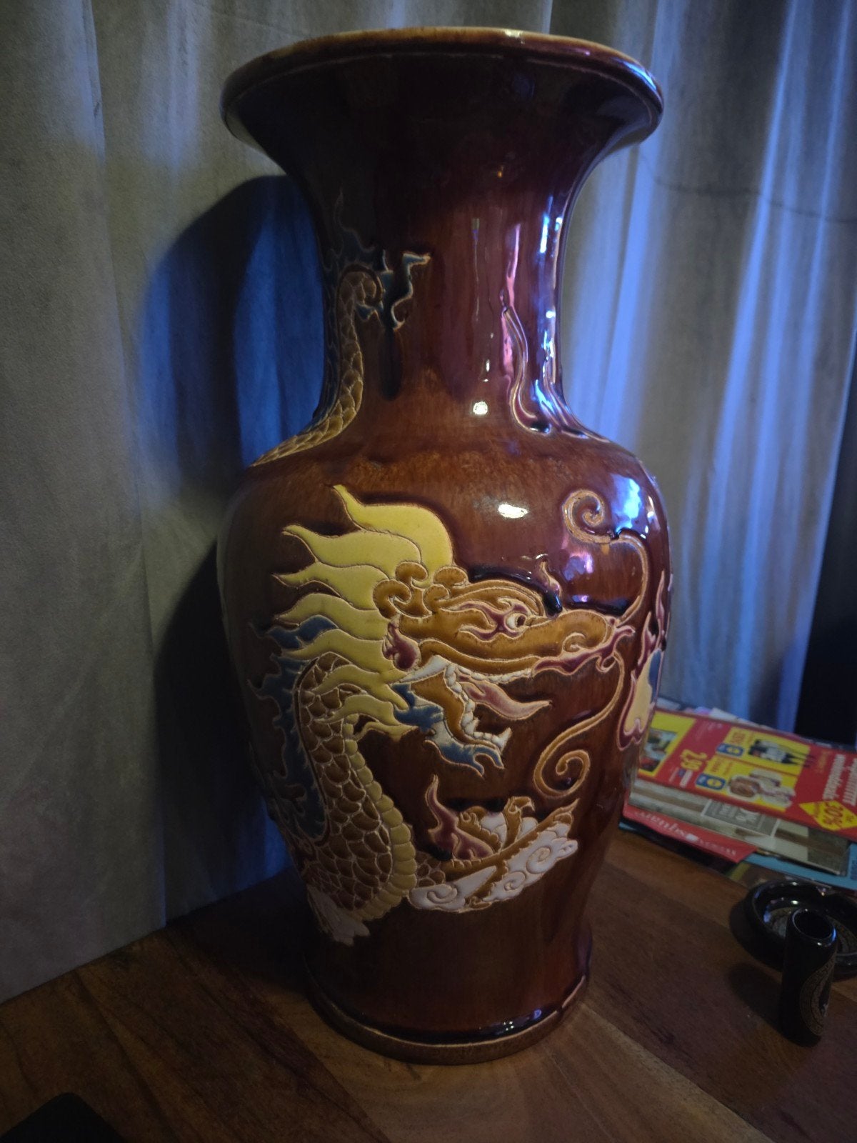 Grote Chinese vaas met drakenmotief, Antiek en Kunst, Antiek | Vazen, Ophalen