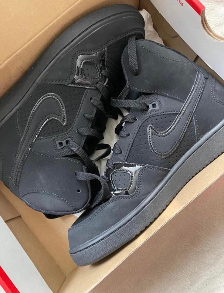 Nike sneakers maat 41 zwart, Ophalen of Verzenden, Zo goed als nieuw, Zwart, Sneakers of Gympen