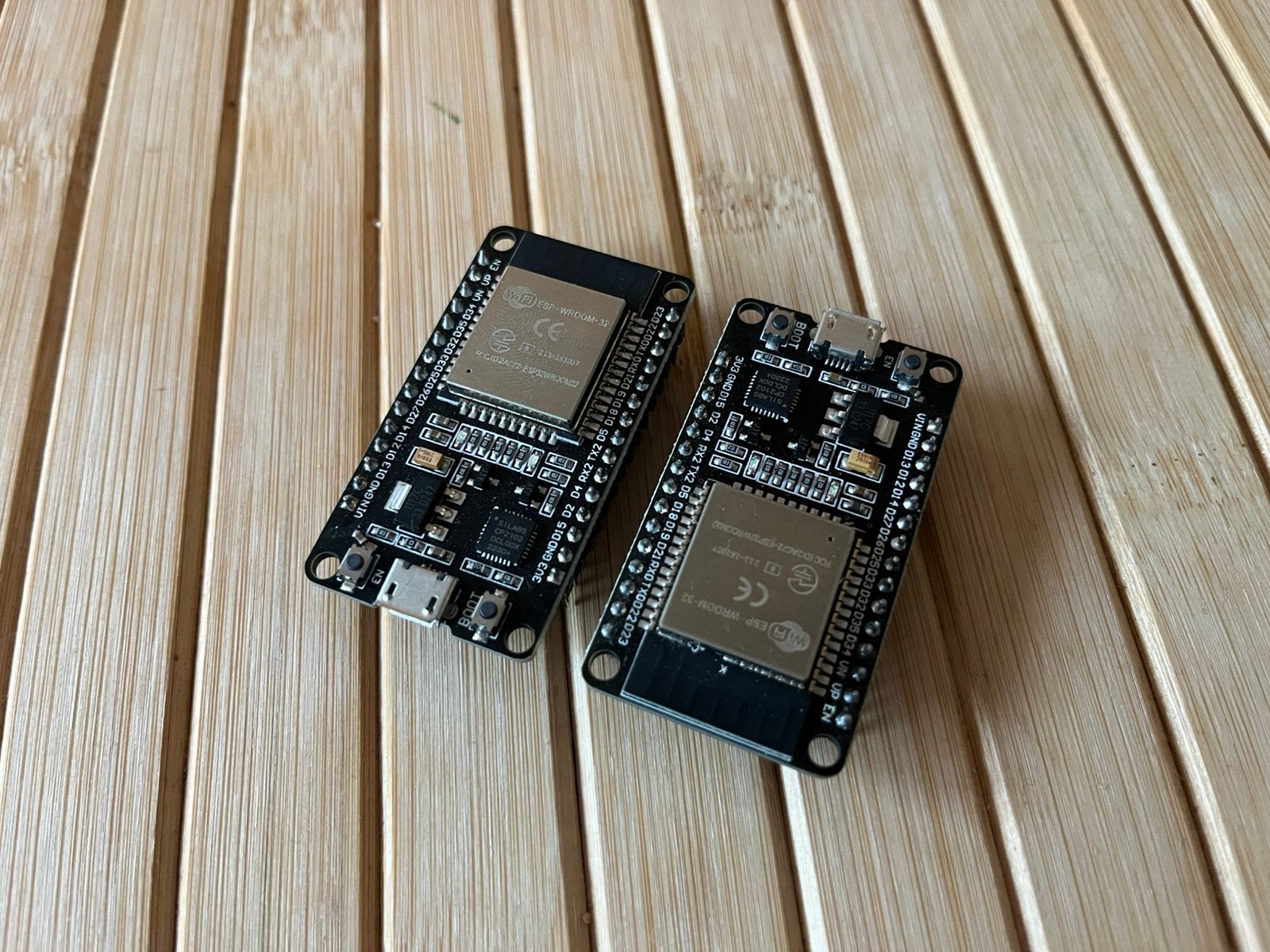 2x ESP32 WROOM 4Mb Devkit V1 Board met Micro USB, Ophalen of Verzenden, Zo goed als nieuw