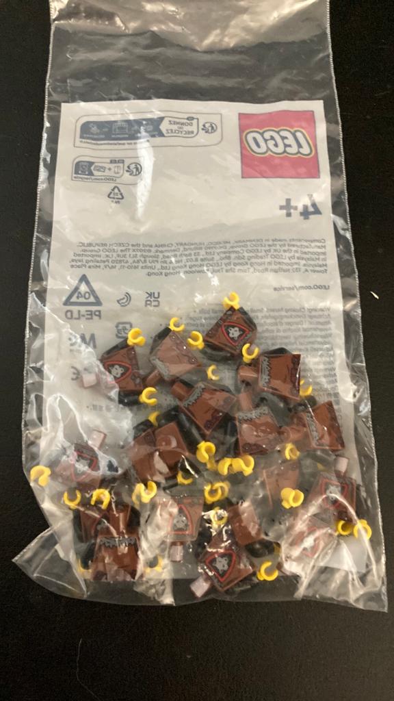 Te koop: 20 wolfpack torso., Inclusief minifiguren, Lego, Nieuw, Ophalen of Verzenden