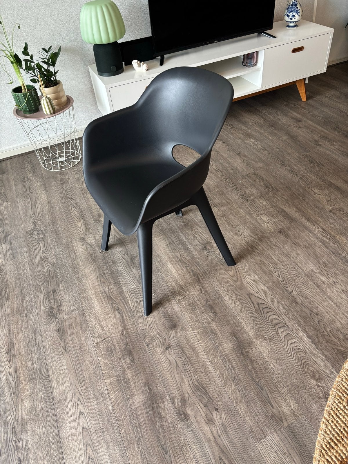 Twee zwarte Keter Akola kuipstoelen - binnen/buiten, Ophalen, Kunststof, Gebruikt, Twee