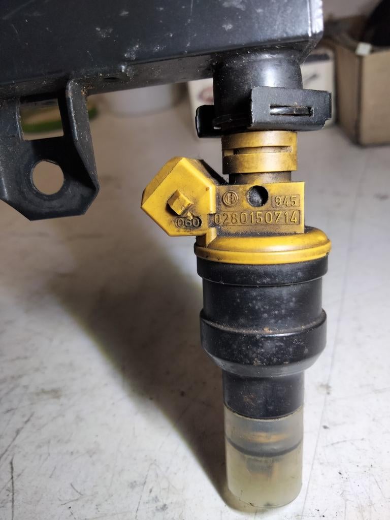 Bmw e28 m535i complete injectorrail, Ophalen of Verzenden, BMW