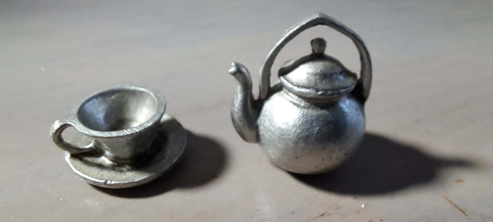 Miniatuur theeserviesje: theepot en kop en schotel, Ophalen of Verzenden