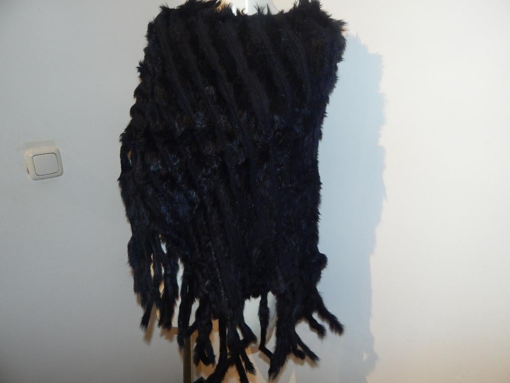 Anna Ventura poncho bekleed met konijnen bont one size, Verzenden, Zwart, Maat 42/44 (L), Zo goed als nieuw