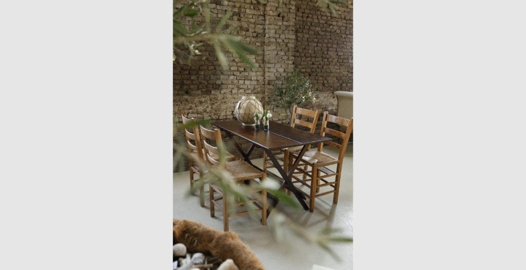 Oude kerkstoelen - houten ladderback, biezen zitting, Huis en Inrichting, Stoelen, Gebruikt, Bruin, Biezen, Kerkstoelen, Rush