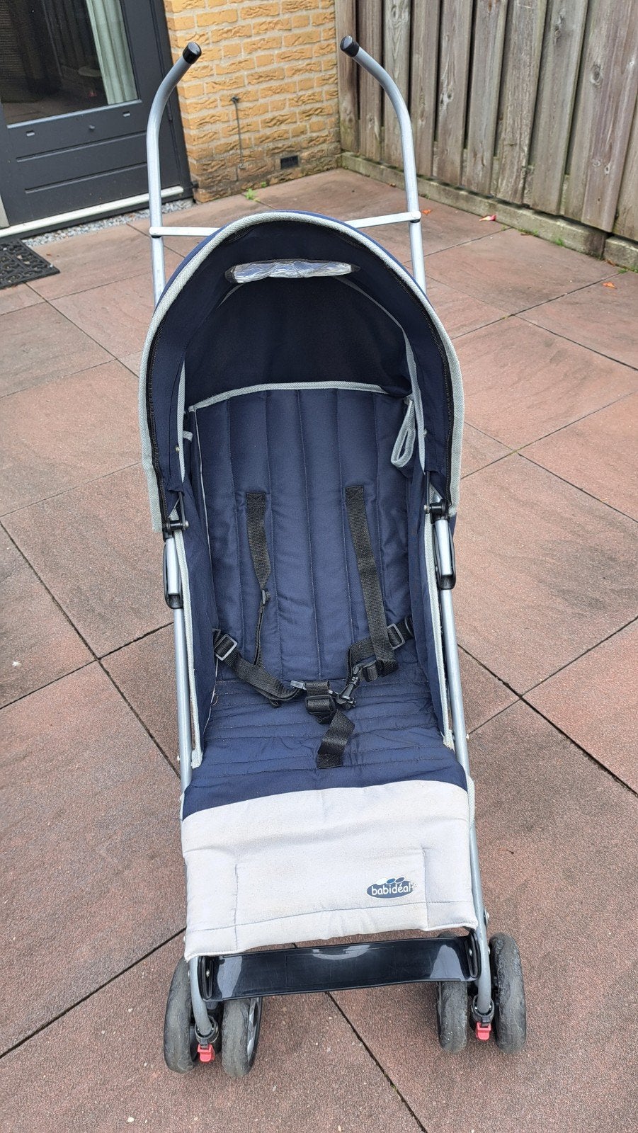 Babideal Opvouwbare buggy met regenhoes en boodschappennet, Kinderen en Baby's, Buggy's, Ophalen, Gebruikt, Overige merken, Regenhoes