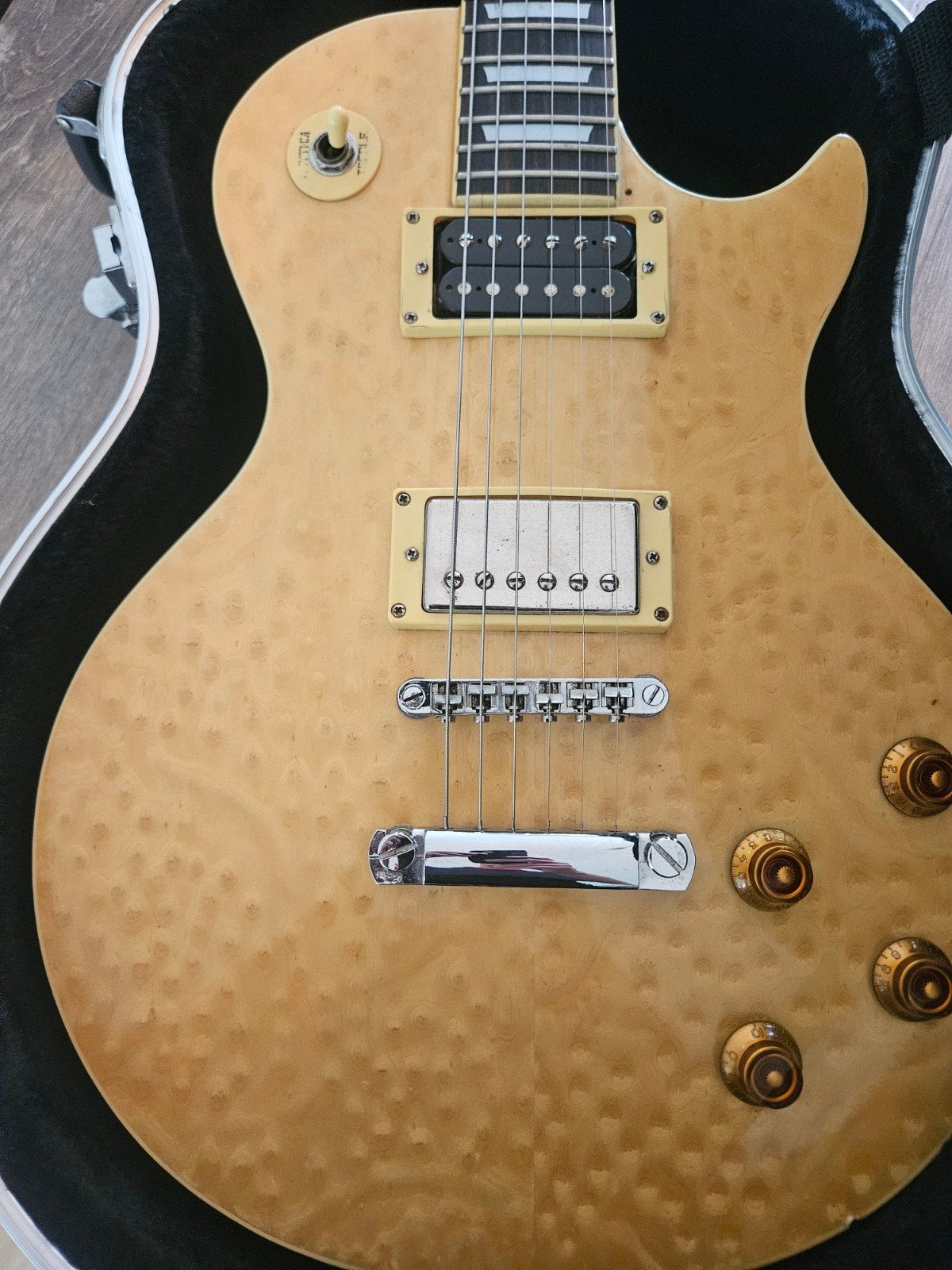 epiphone Les Paul Birdseye, Ophalen, Elektrische gitaar