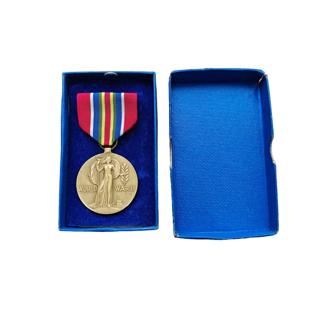 WWII US Merchant Marine Victory Medal In Box Rare, Ophalen of Verzenden, Marine, Amerika, Embleem of Badge