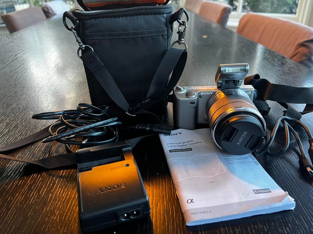 Sony NEX-5 Mirrorless Camera + 18–55mm Lens, Audio, Tv en Foto, Fotocamera's Digitaal, Zo goed als nieuw, Compact, Sony, Geen optische zoom
